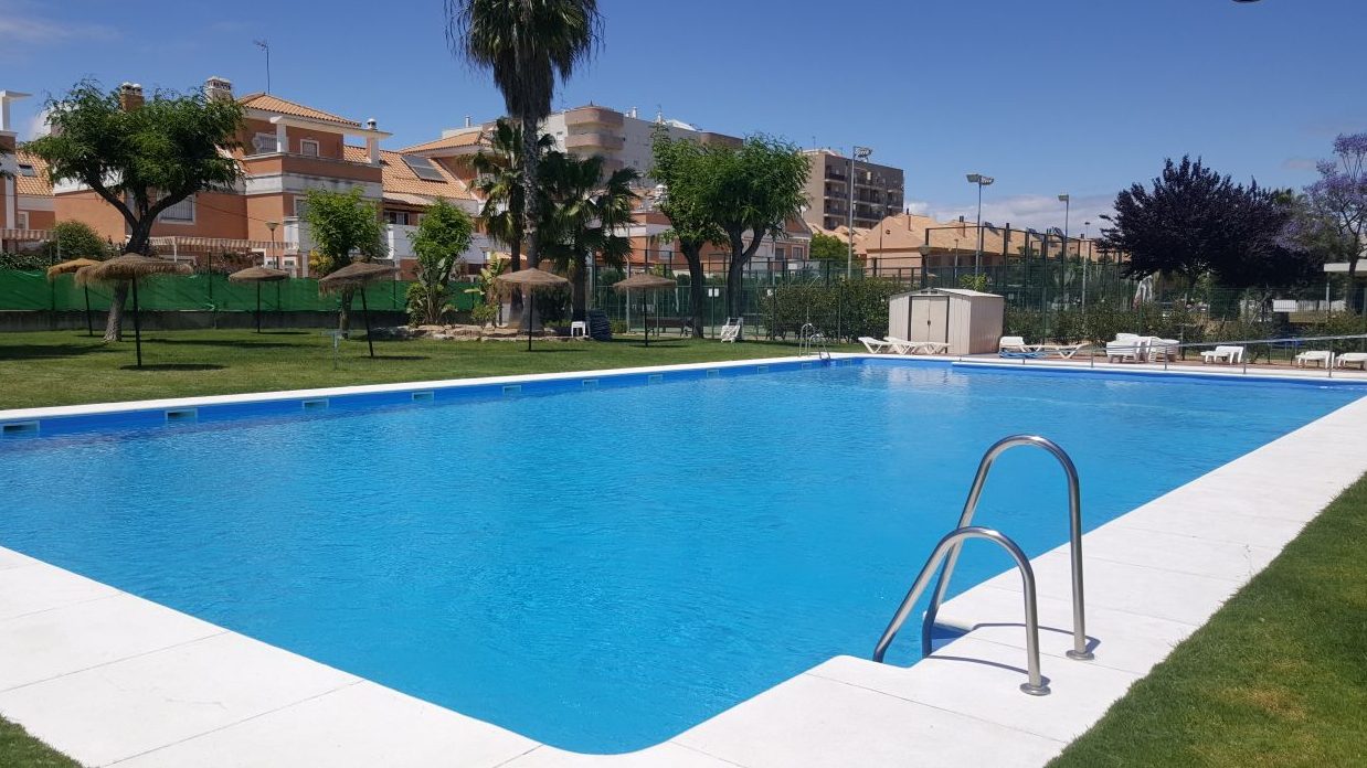 Ceramic Alkorplan lámina armada. Piscinas Vega Piscinas del obra con revestimiento delinear armado imitación cerámico. Lámina CERAMIC ALKORPLAN